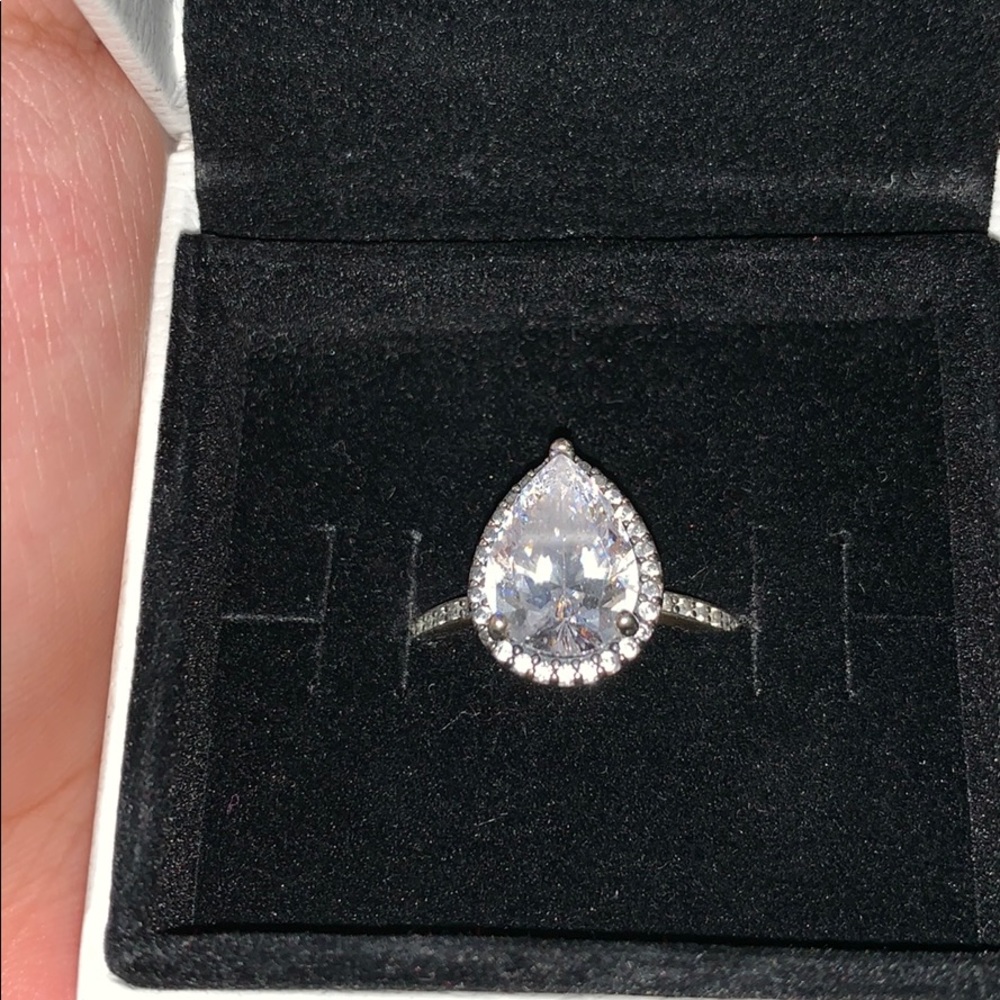 Pandora Ring